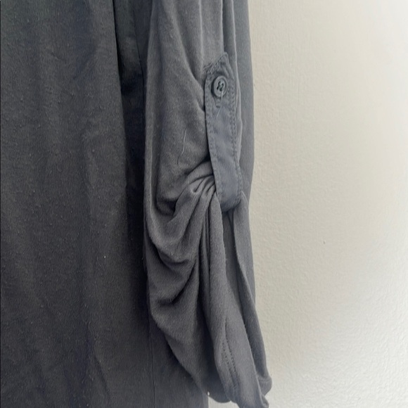 Women's Gray Button-Up Top - Picture 3 of 6